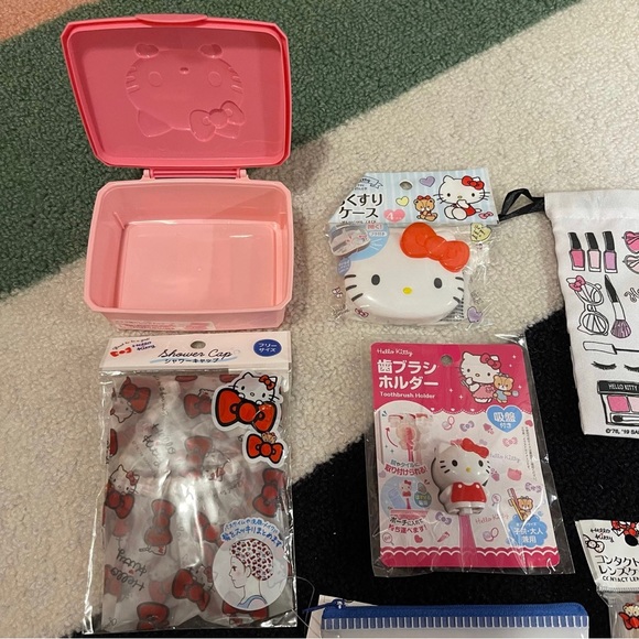 🎀 9pc Sanrio Hello Kitty Travel Accessories Bundle (HK1) - Picture 4 of 7